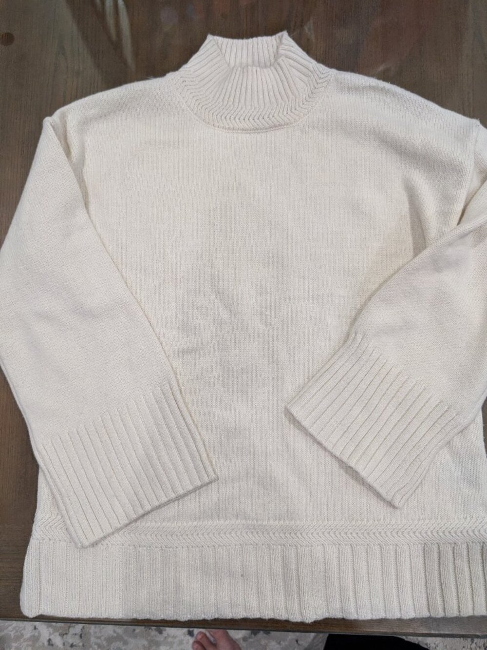 Tahari women's wool blend sweater new without tag